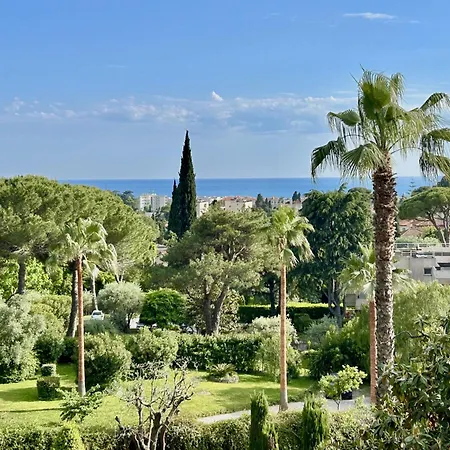 Bella Vista Luxe 2 *